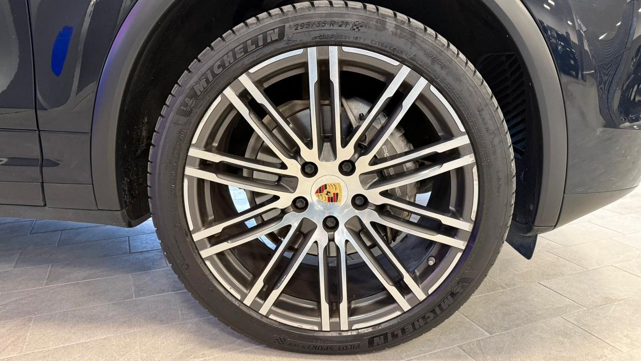 PORSCHE CAYENNE 3.0 DIESEL 2016 PLATINUM EDITION