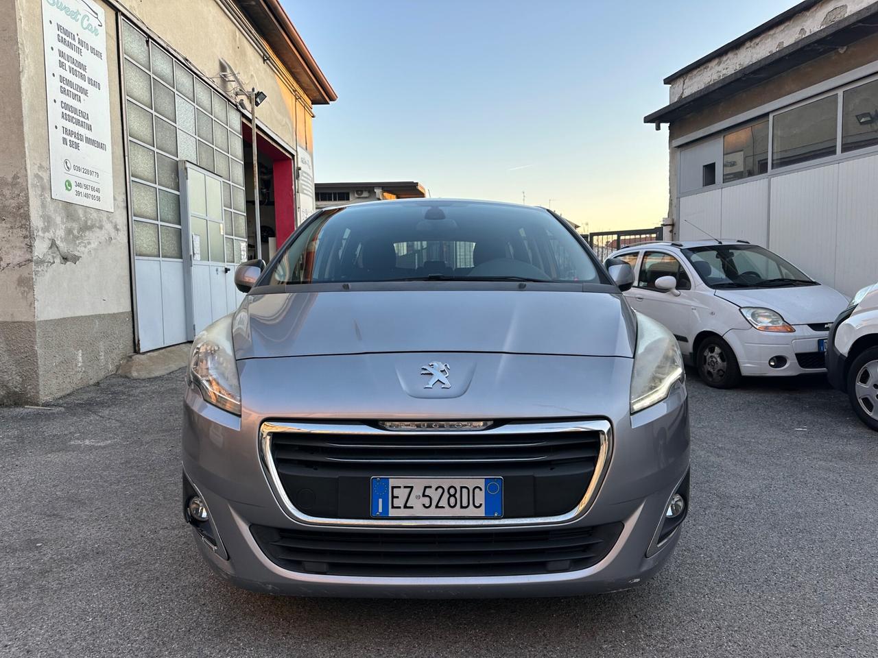 Peugeot 5008 1.6 HDi 115CV Allure