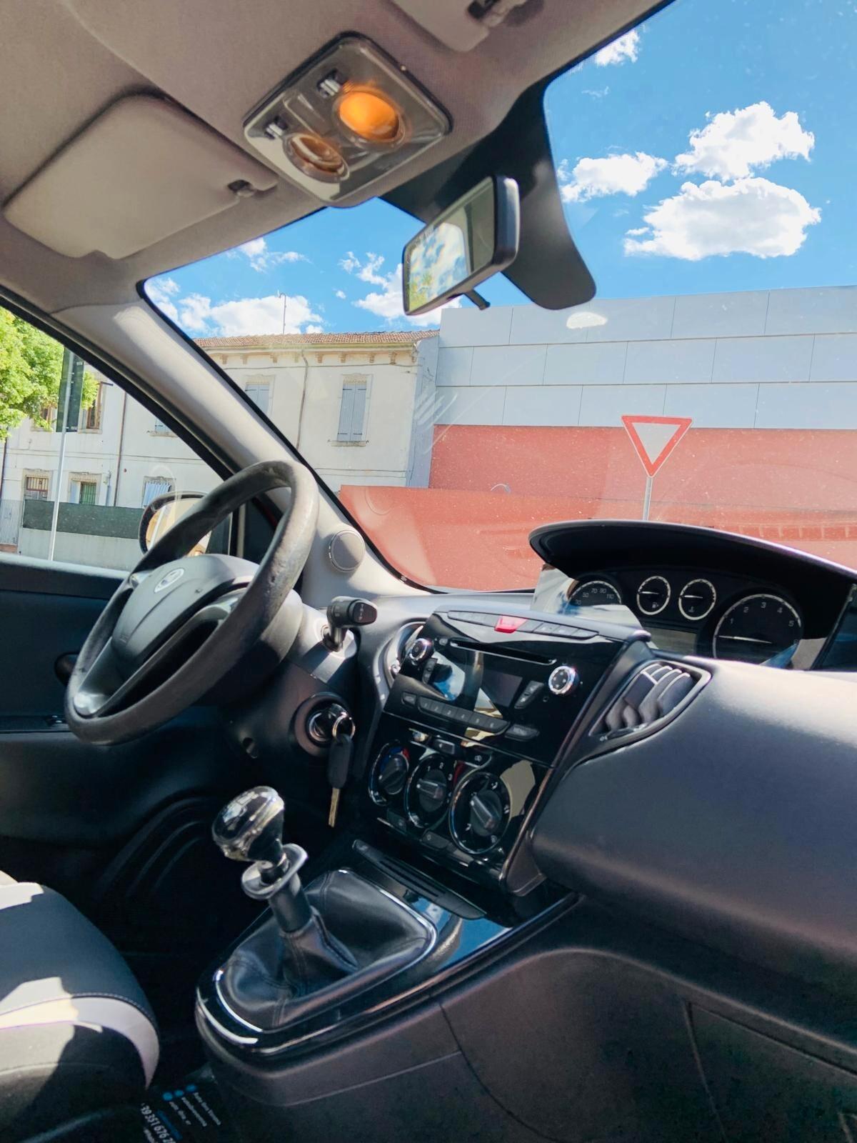 Lancia Ypsilon 1.2 69 CV 5 porte GPL Ecochic Elle