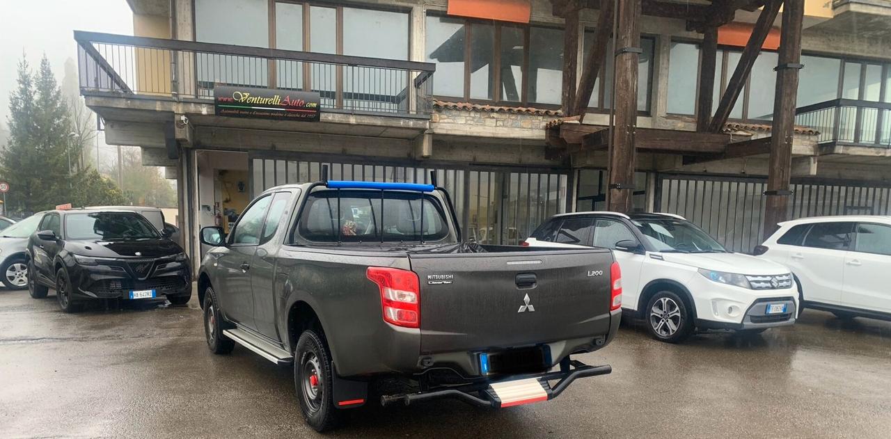 Mitsubishi L200 4 Posti, autoc, tdi 4x4, unico prop, 140000km 2018, tenuto +, tagliandi, cassone lun, accessori