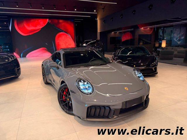 PORSCHE 992 Carrera 4 GTS