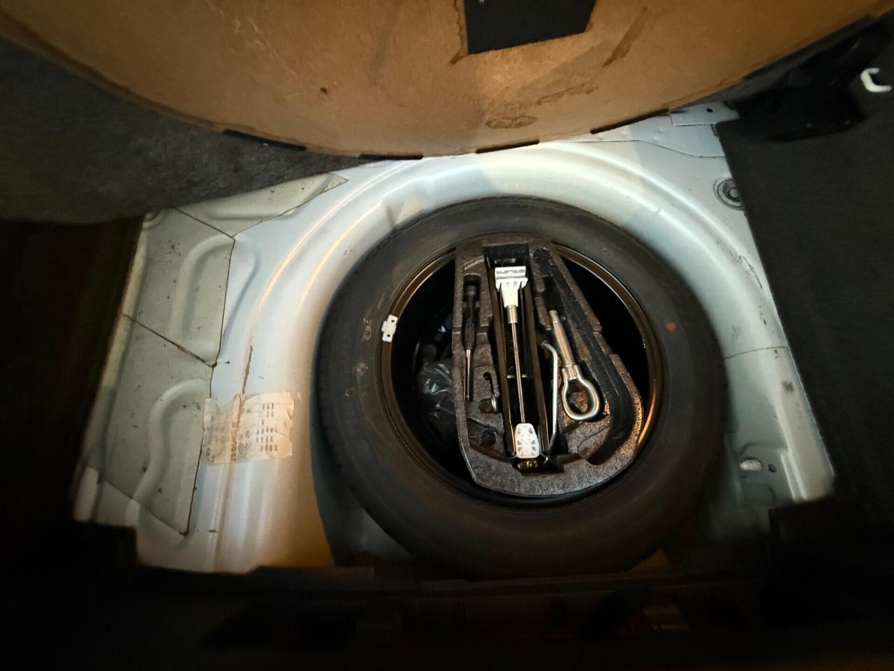 Volkswagen Polo/1.6 90 CV/CERCHI 16"/NEOPATENTATI