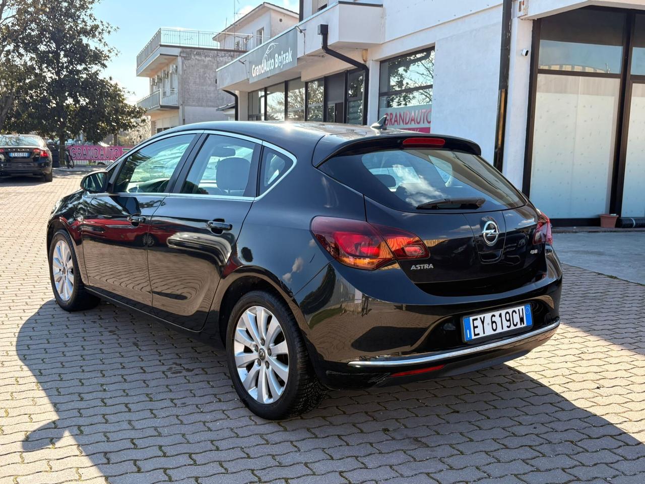 Opel Astra 1.6 CDTI EcoFLEX SeS 5P Cosmo