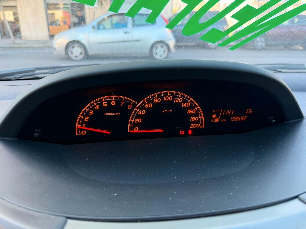 Toyota Yaris 1.0 5 porte Sol - Anno 2011 - Neopatentato