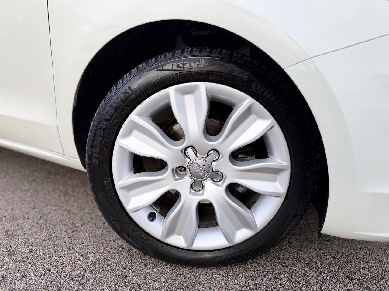 Audi A1 SPB 1.6 TDI Ambition CAMBIO AUTOMATICO IDEALE X NEOPATENTATI