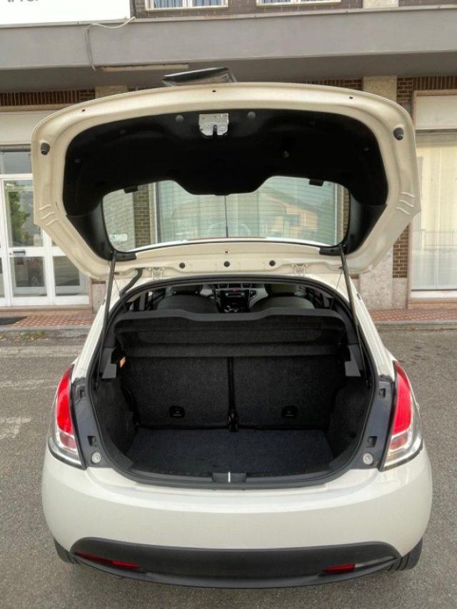 LANCIA Ypsilon 1.2 69 CV 5 porte Silver