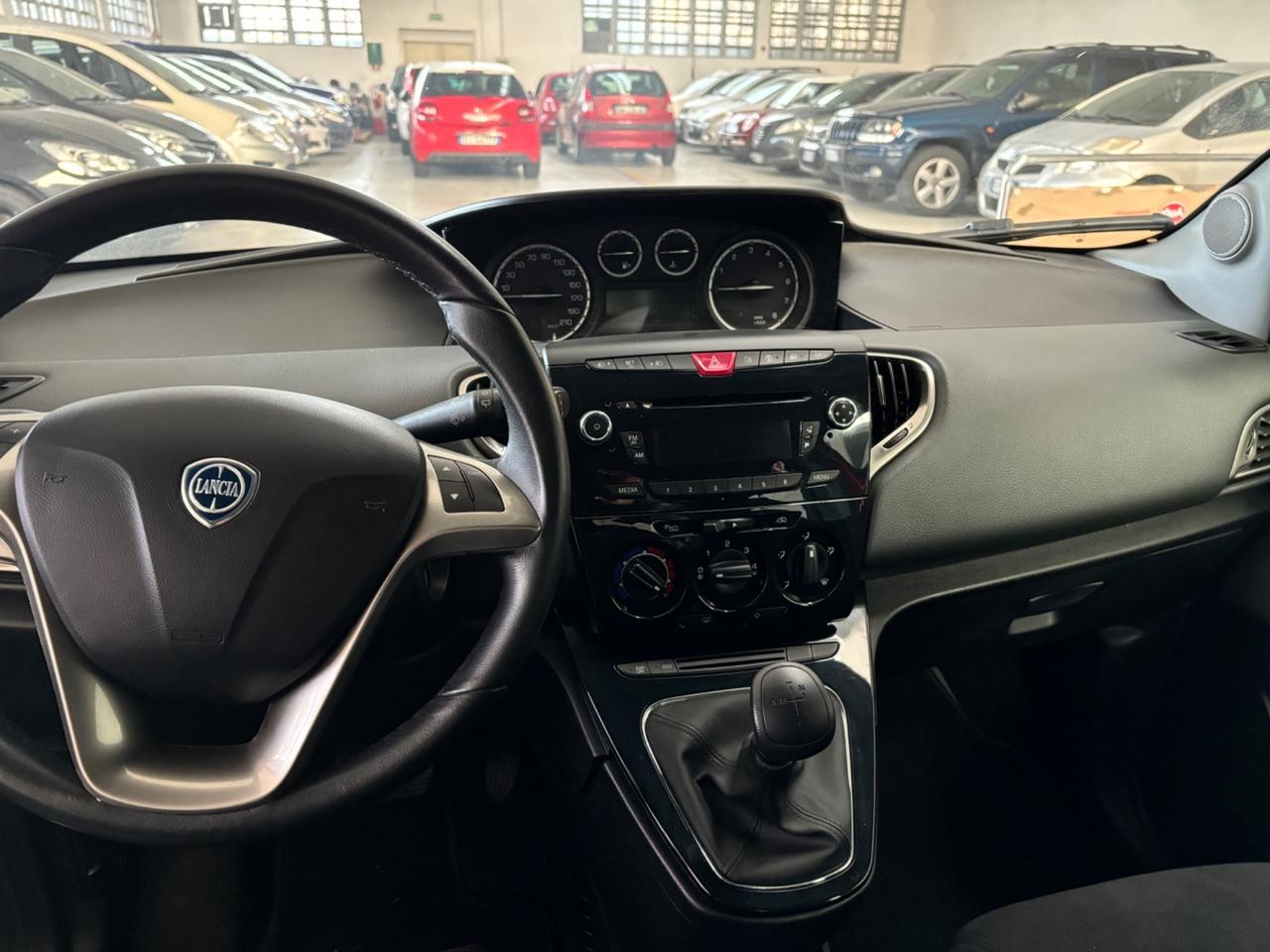 Lancia Ypsilon 0.9 TwinAir 85 CV 5 porte S&S Gold