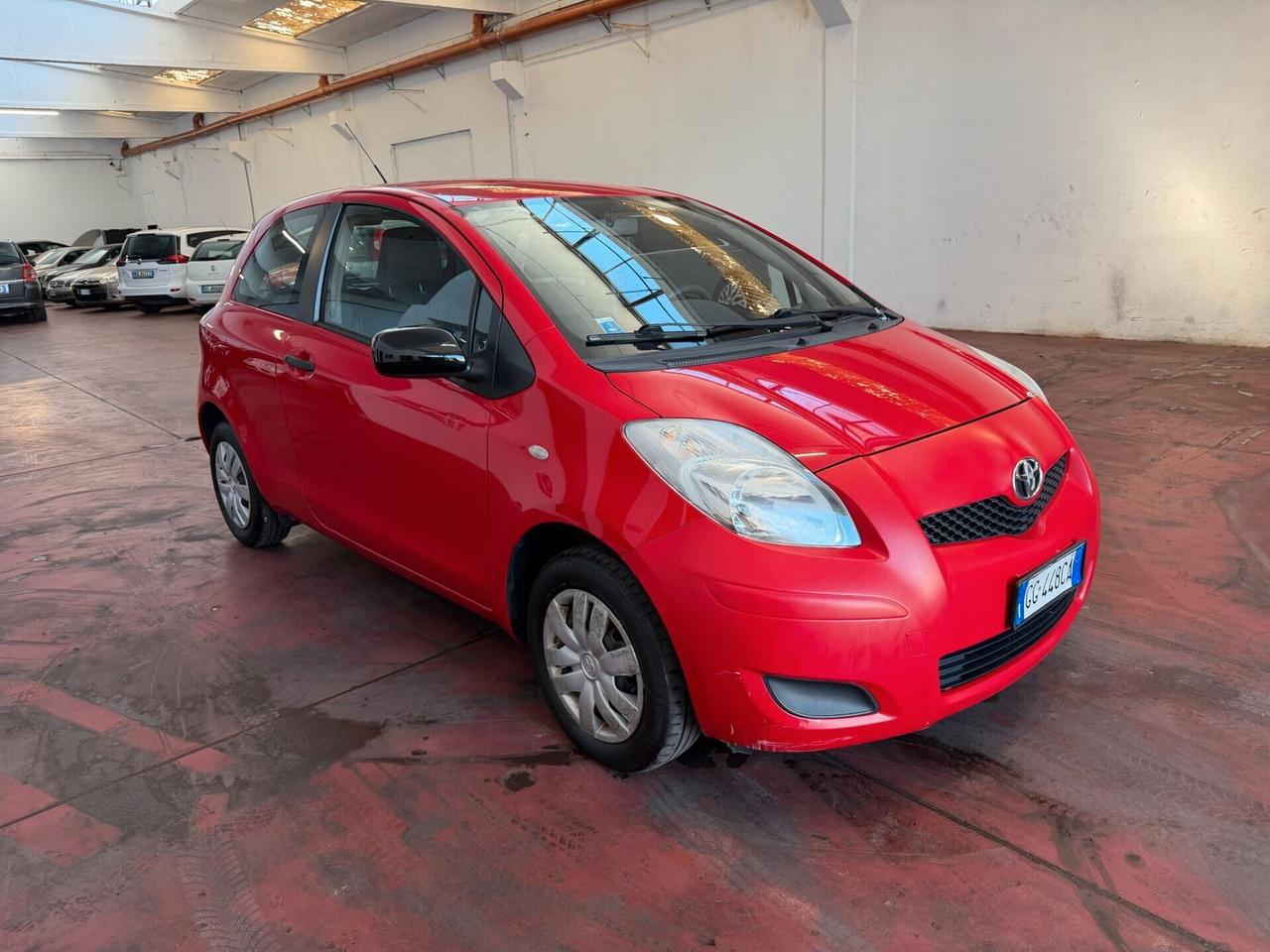 Toyota Yaris 1.0 3 porte Sol 92.000km neopat no aria condizionata