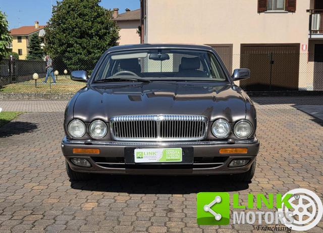 DAIMLER Six LWB 4.0L GUIDA A DESTRA