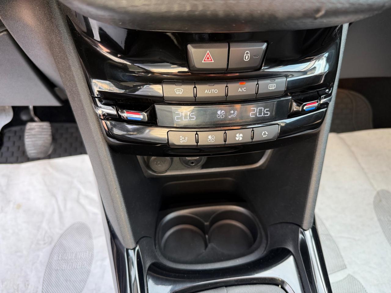 Peugeot 2008 BlueHDi 100 Allure OK NEOPATENTATI