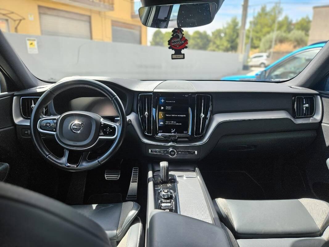 Volvo XC60 2.0 b4 R-design awd auto my20