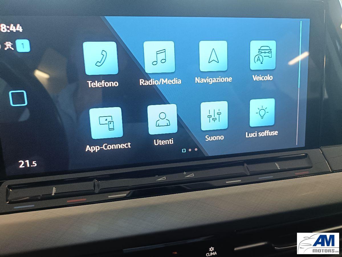 VOLKSWAGEN - Golf 8 life 1.5 tsi tgi 130 cv dsg
