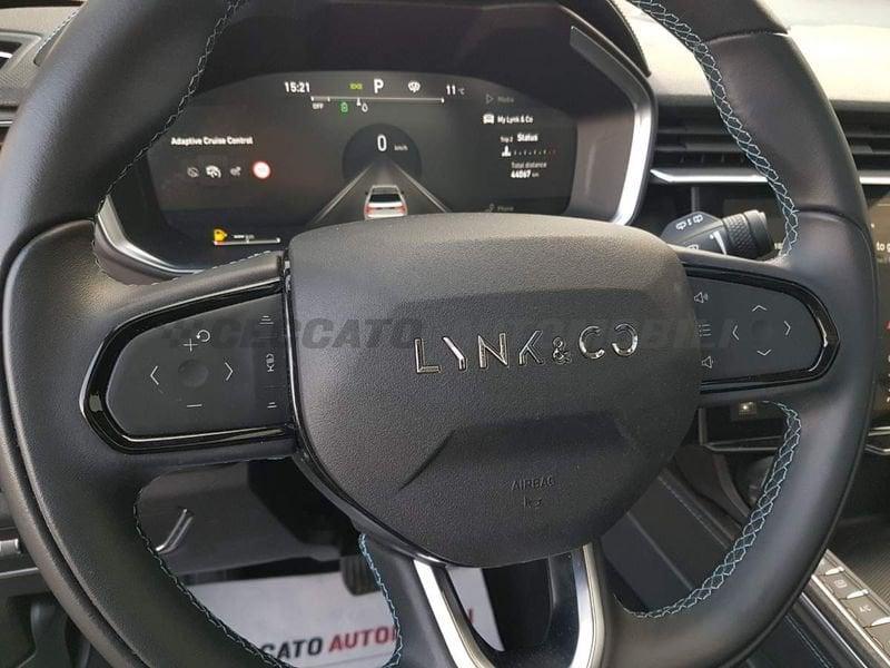 Lynk & Co 01 01 1.5 td phev