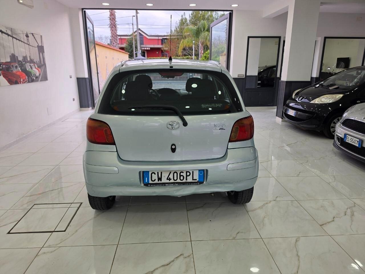 Toyota Yaris 1.0i 16V cat 5 porte Sol