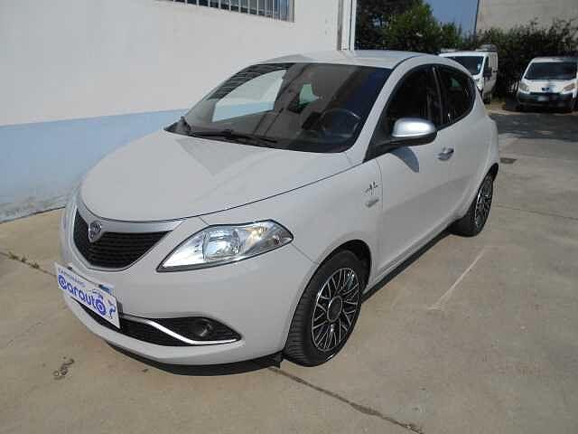 Lancia Ypsilon 1.2 69 cv 5p GPL Ecochic Mya