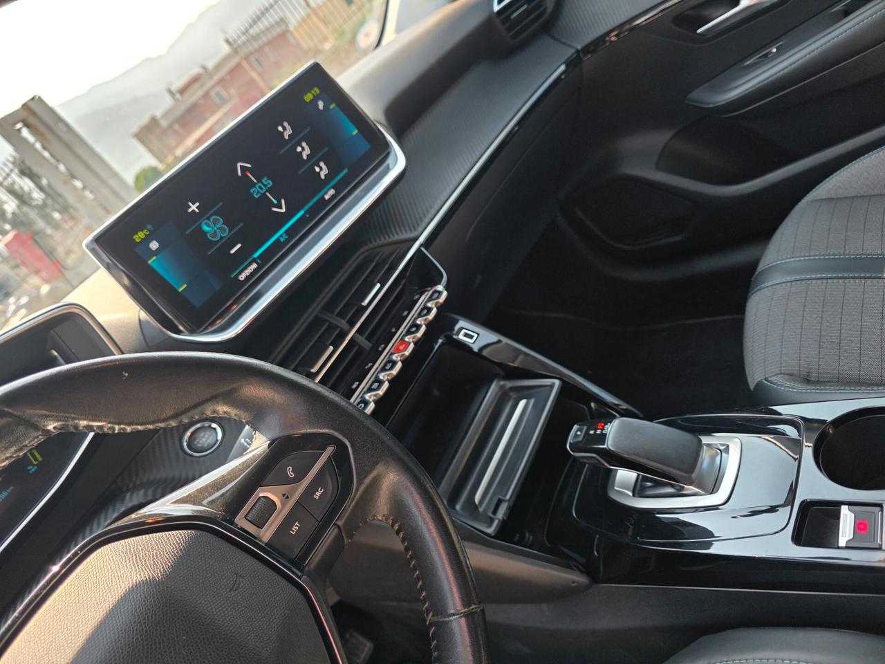 Peugeot 208 motore elettrico 136 CV 5 porte Active