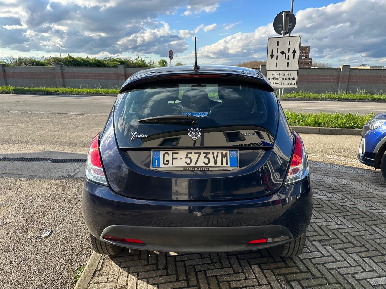 Lancia Ypsilon 1.0 FireFly Hybrid Ecochic Silver Km 13.000