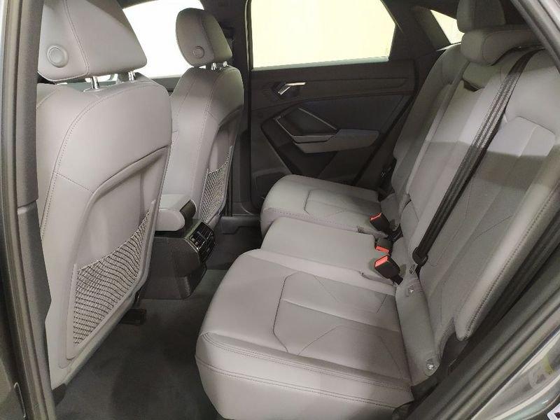 Audi Q3 Sportback 40 2.0 tdi Identity Black quattro 193cv s-tronic