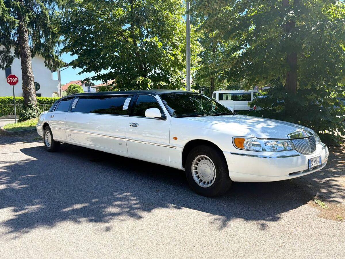 Ford Lincoln Town Car Executive Series