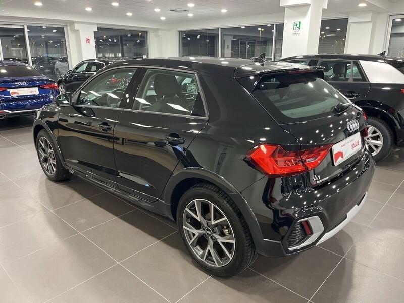 Audi A1 Audi citycarver Admired 30 TFSI 81(110) kW(PS) 6-marce