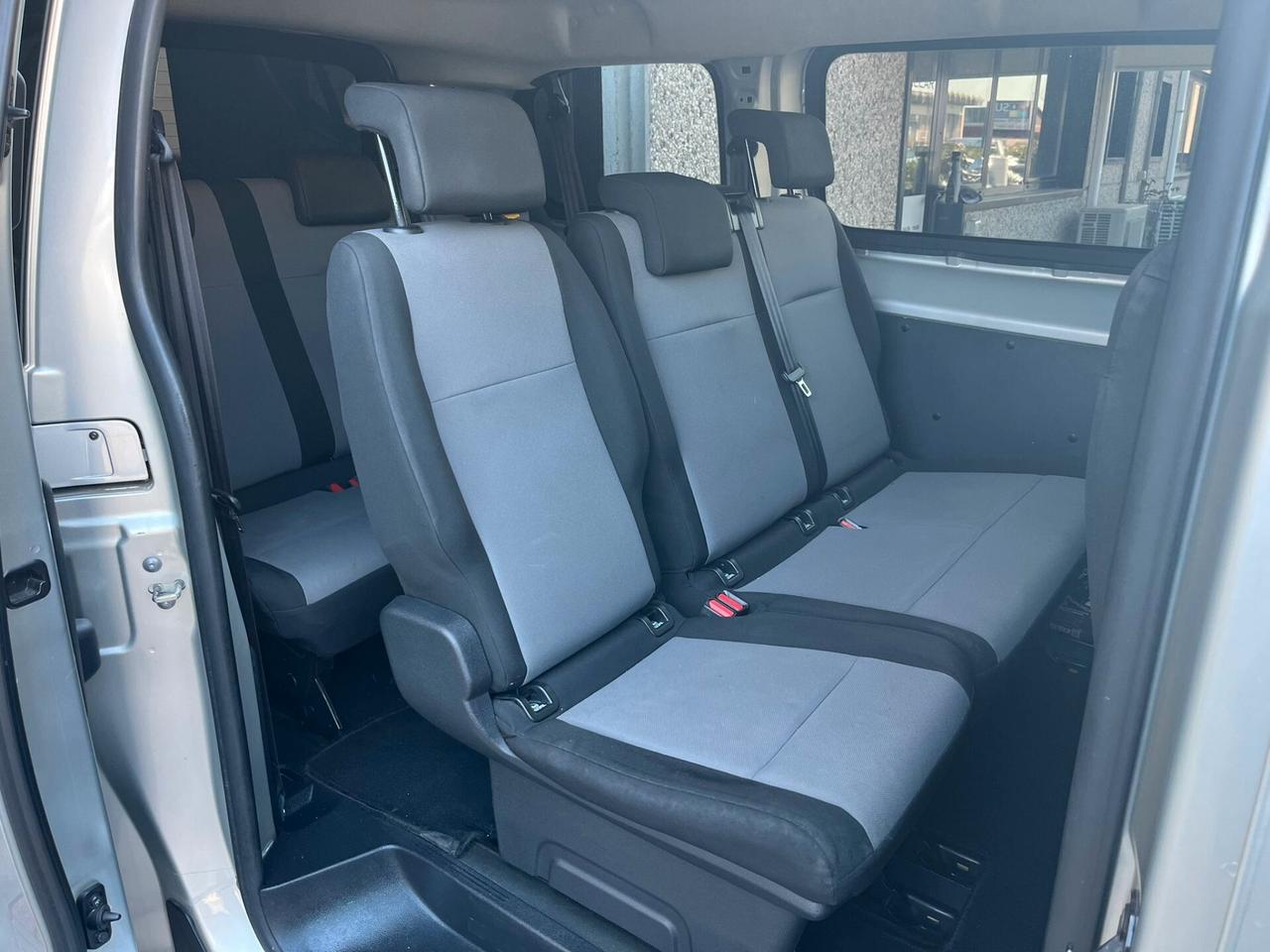 Peugeot Expert BlueHDi 115 S&S PL-TN Combi Standard 9 POSTI