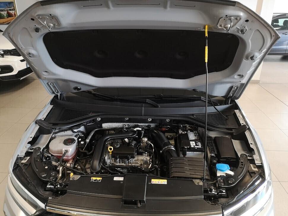 Volkswagen T-Roc 1.0 TSI Life 110CV 6 marce Fari led