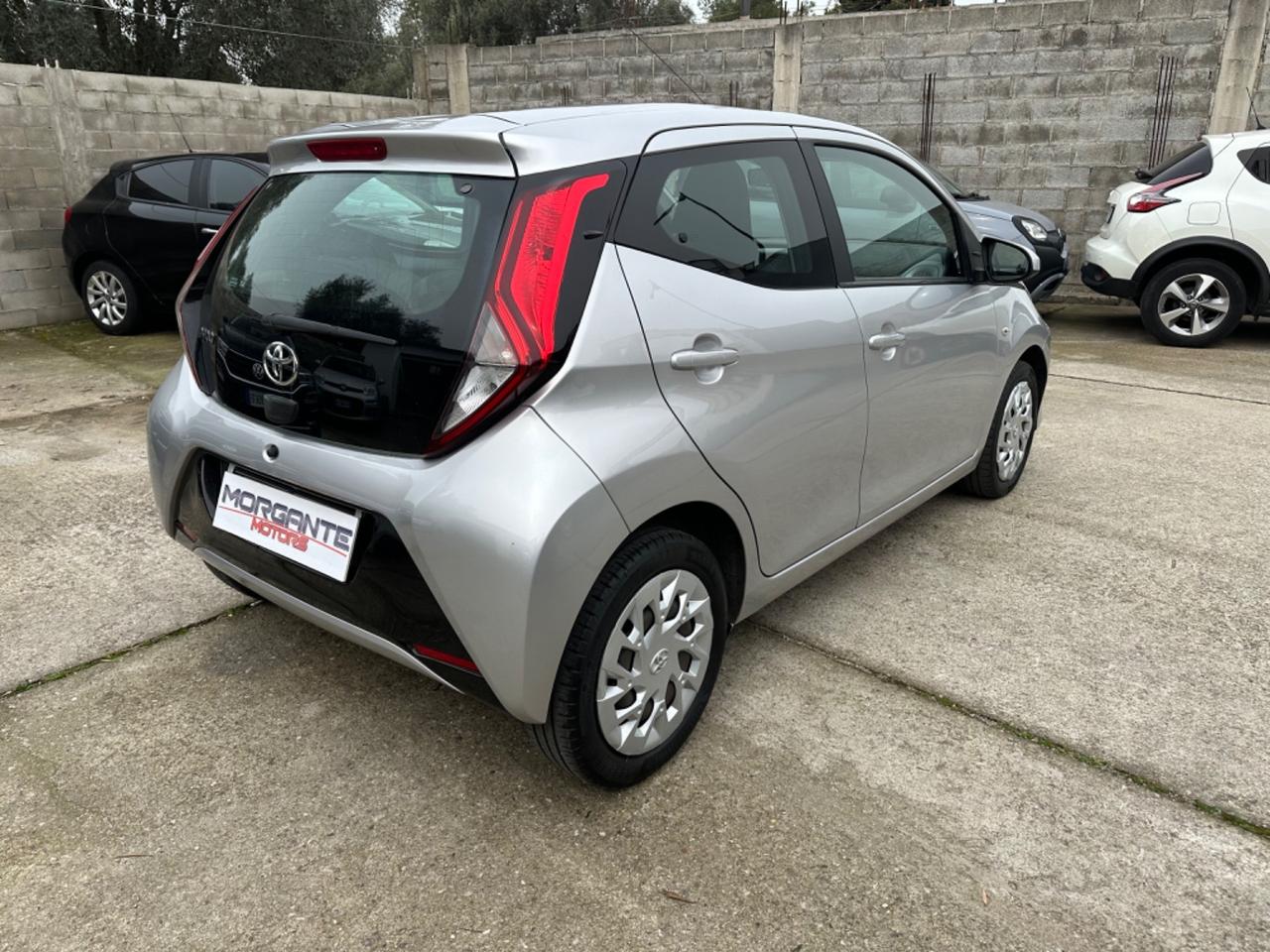 Toyota Aygo 1.0 VVT-i 72 CV 5 porte x-cool 2019