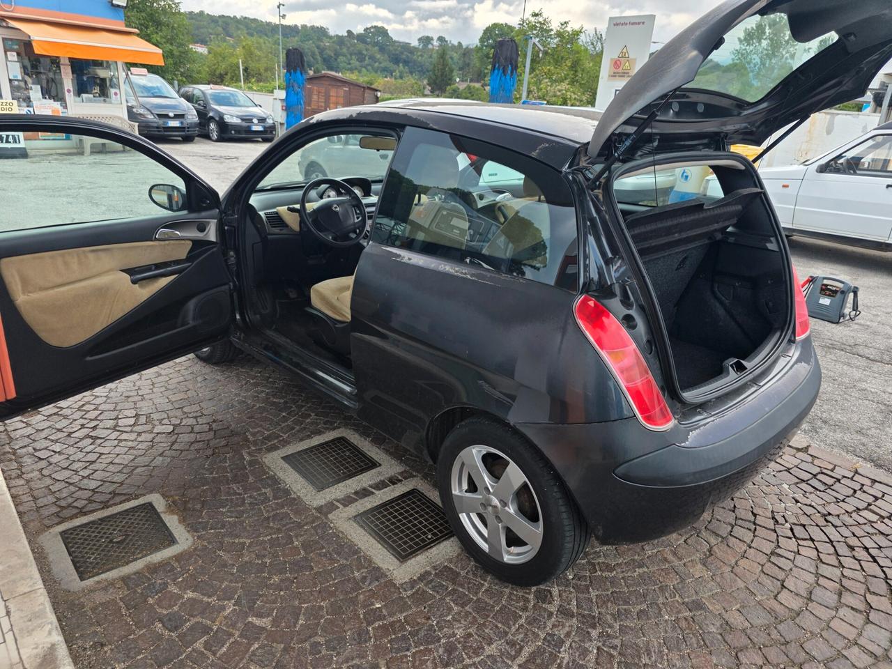 Lancia Ypsilon 1.3 Multijet 16V con 209.000km Neopatentati ok