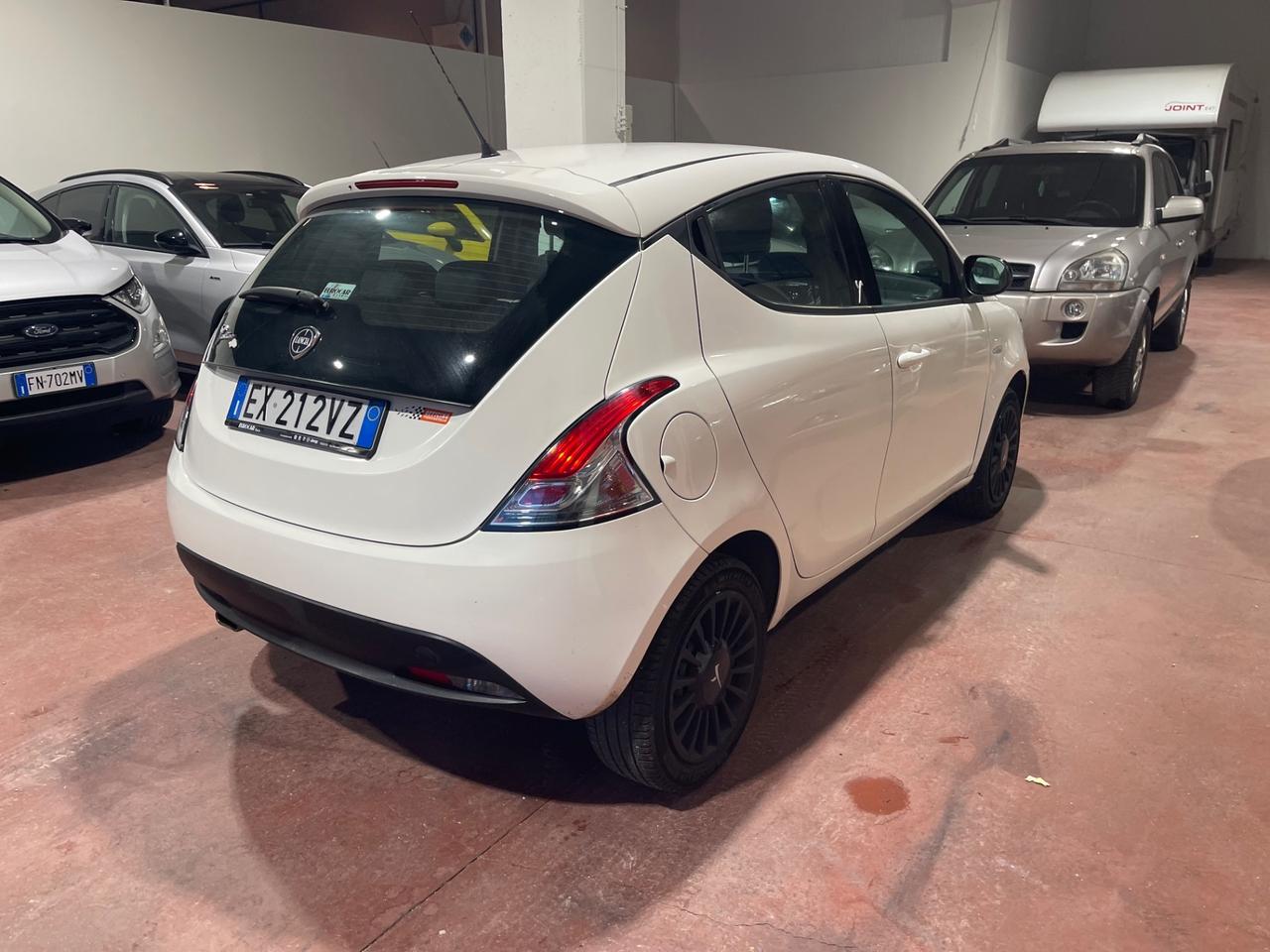 Lancia Ypsilon 1.2 69 CV 5 porte ELLE