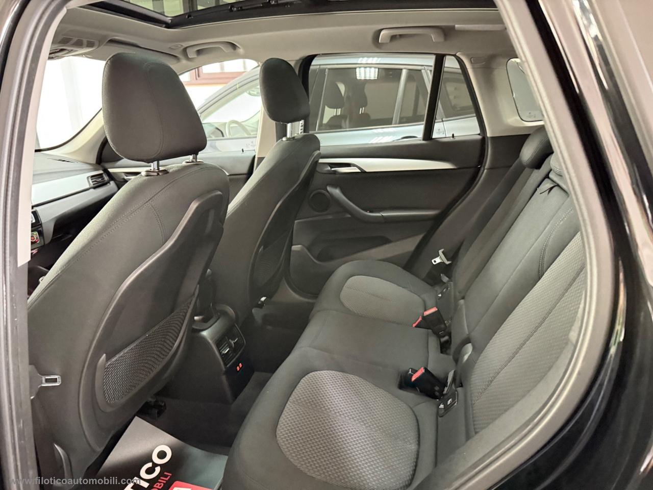 BMW X1 xDrive20d Business Advantage TETTO PANORAMICO - LED