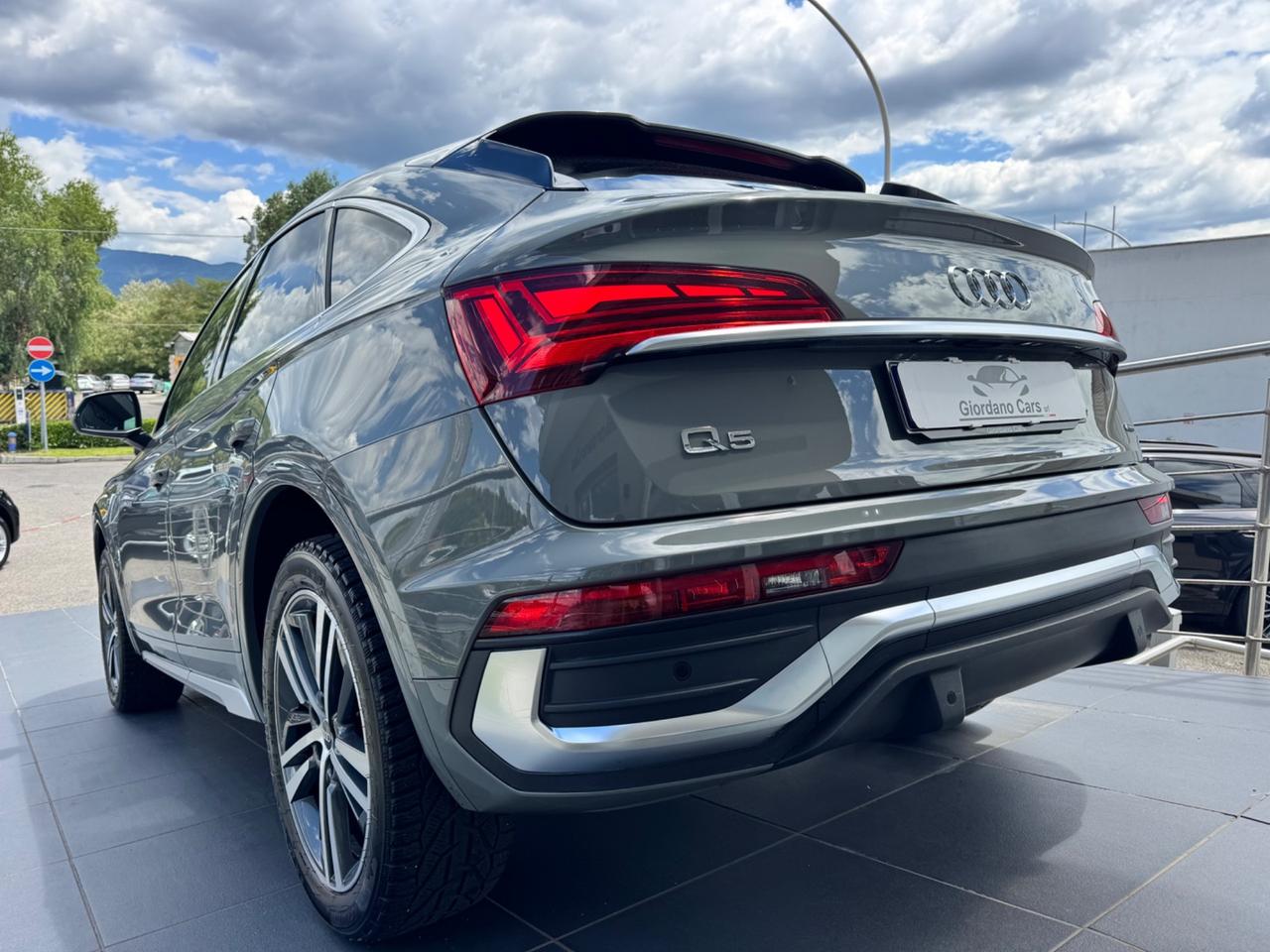 Audi Q5 SPB 40 TDI quattro S tronic line plus 204cv grigio nardo’