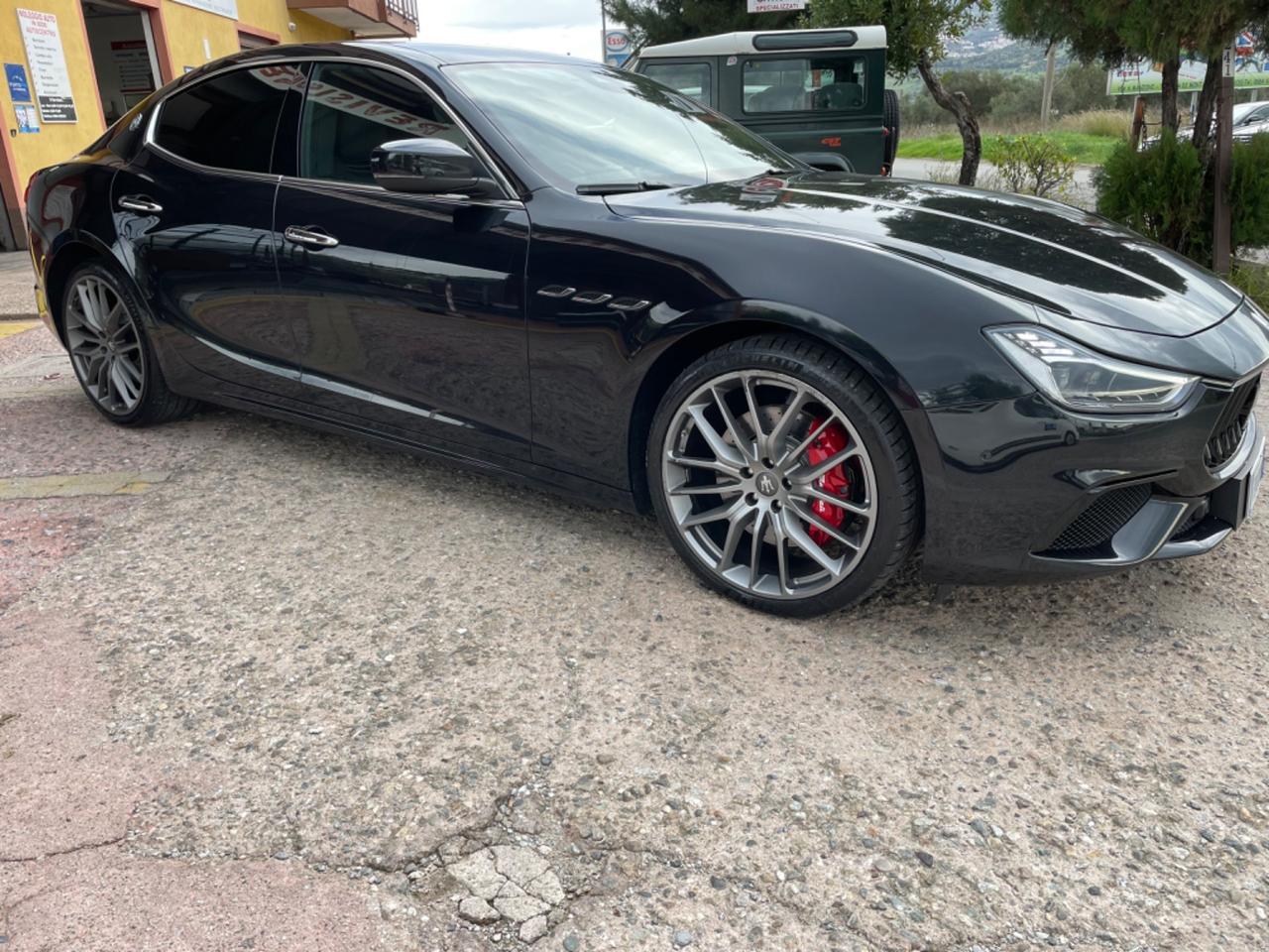 Maserati Ghibli V6 430 CV Q4 Gransport