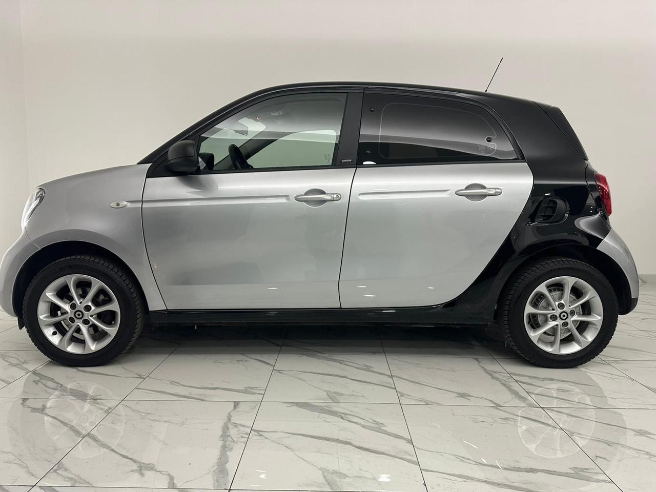 SMART FORFOUR PASSION NAVIGATORE/SENSORI/PACCHETTO LUCI