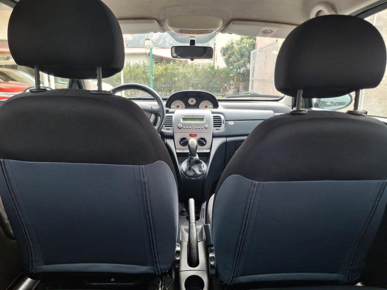 Lancia Ypsilon 1.3 MJT 90 CV Oro