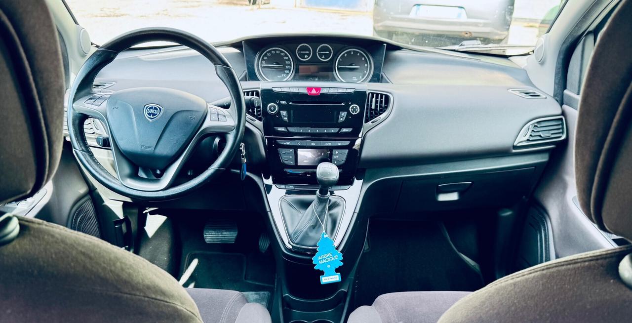 Lancia Ypsilon 0.9 TwinAir 85 CV Cambio Automatico