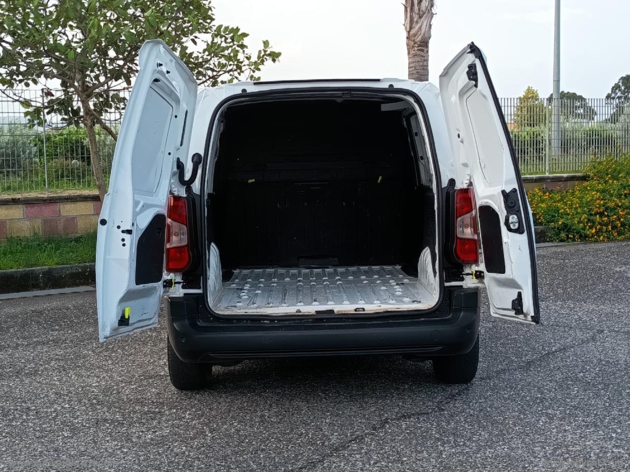 Combo Cargo 1.5 D 100 PC 650kg Ed.