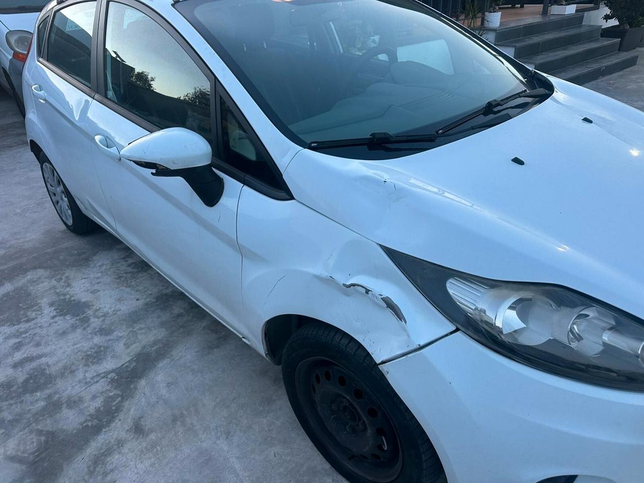 Ford Fiesta 1.4 5 porte Bz.- GPL Titanium