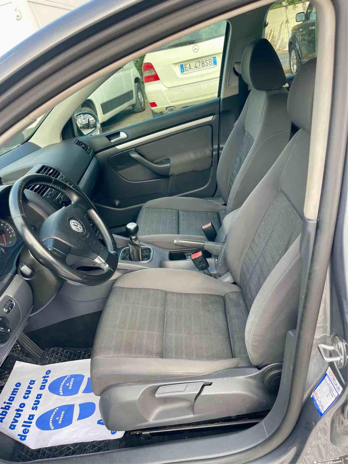 VOLKSWAGEN GOLF V - COMFORTLINE