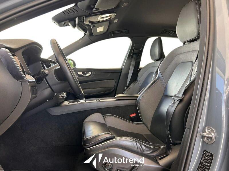 Volvo XC60 B4 197+14 CV AWD Mild Hybrid Automatico Plus Dark N1 Autocarro