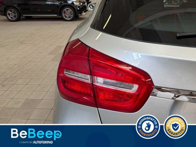 Mercedes-Benz GLA 200 D (CDI) PREMIUM 4MATIC AUTO