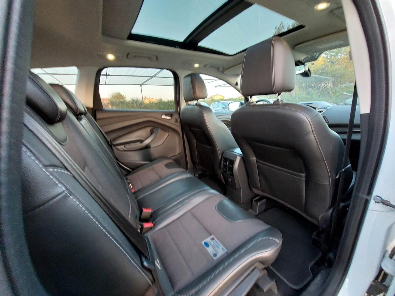 Ford Kuga 2.0 TDCI 150 CV S&S 4WD Powershift Titanium