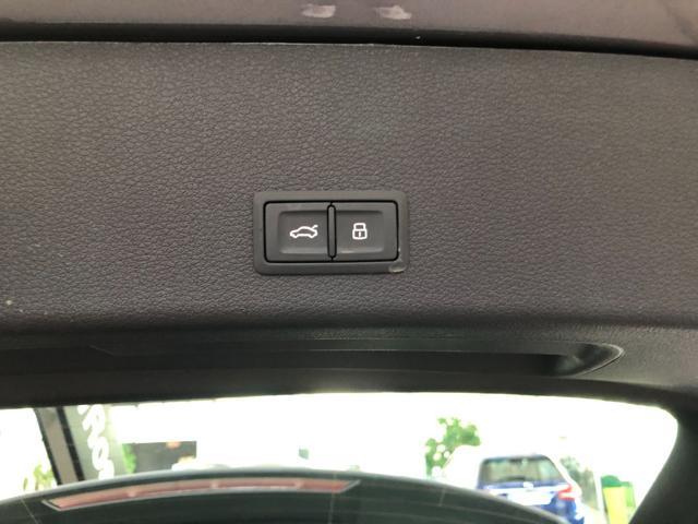 AUDI e-tron quattro