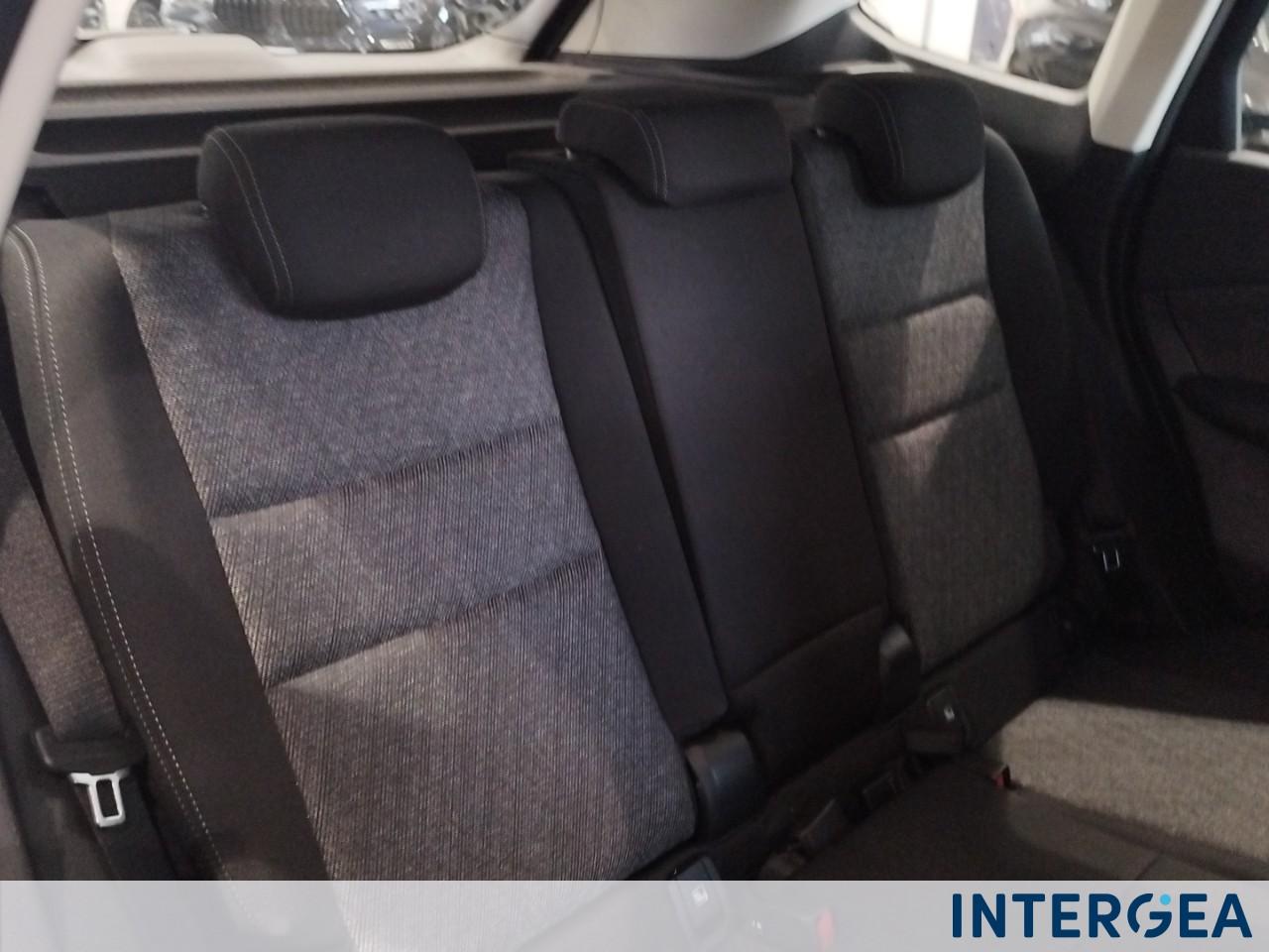 BMW X1 sdrive20i mhev 48V auto