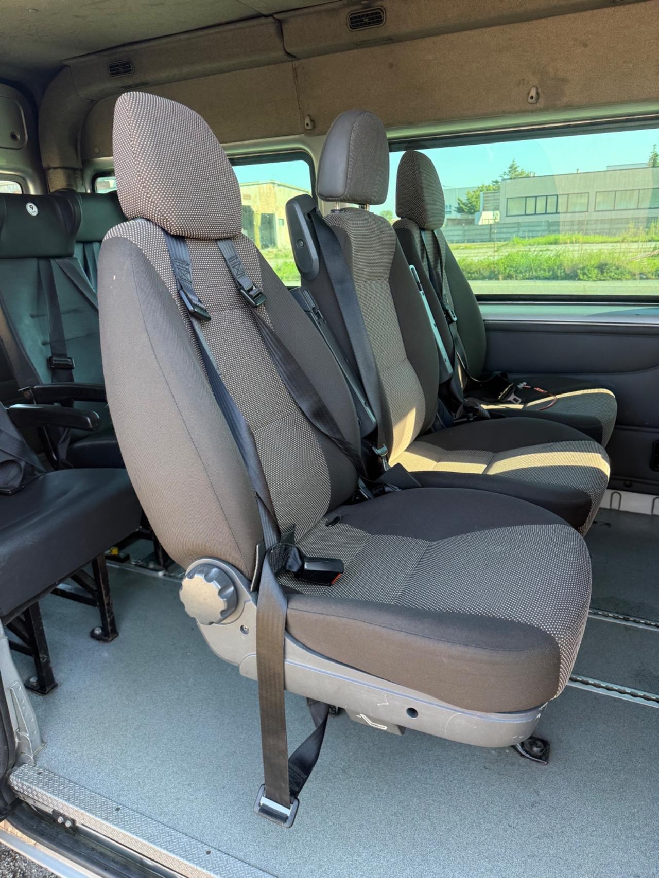 Ford transit 2.0 9 posti