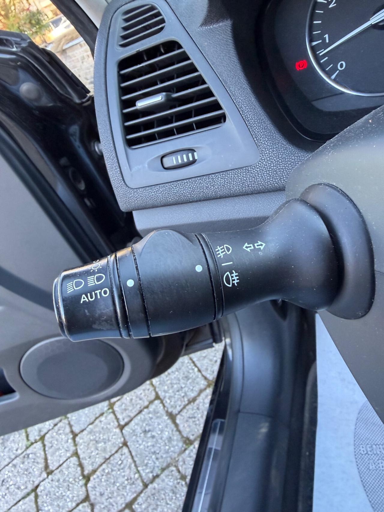 Renault Laguna 2.0 16V Initiale