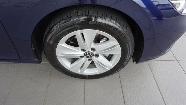 VOLKSWAGEN Golf 1.0 eTSI EVO DSG Life