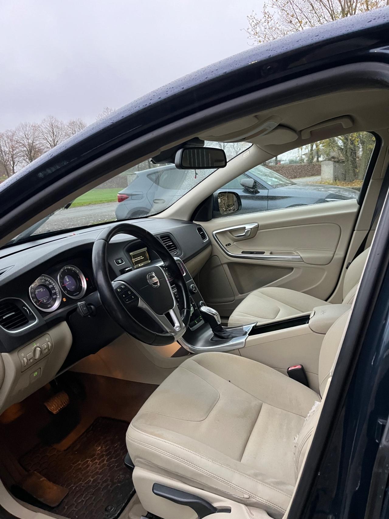 Volvo V60 D2 1.6 Powershift