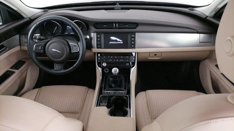Jaguar XF 2.0d Pure Business edition 180cv
