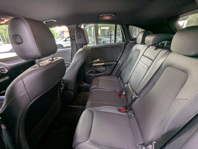 MERCEDES-BENZ GLA 180 d Automatic Sport