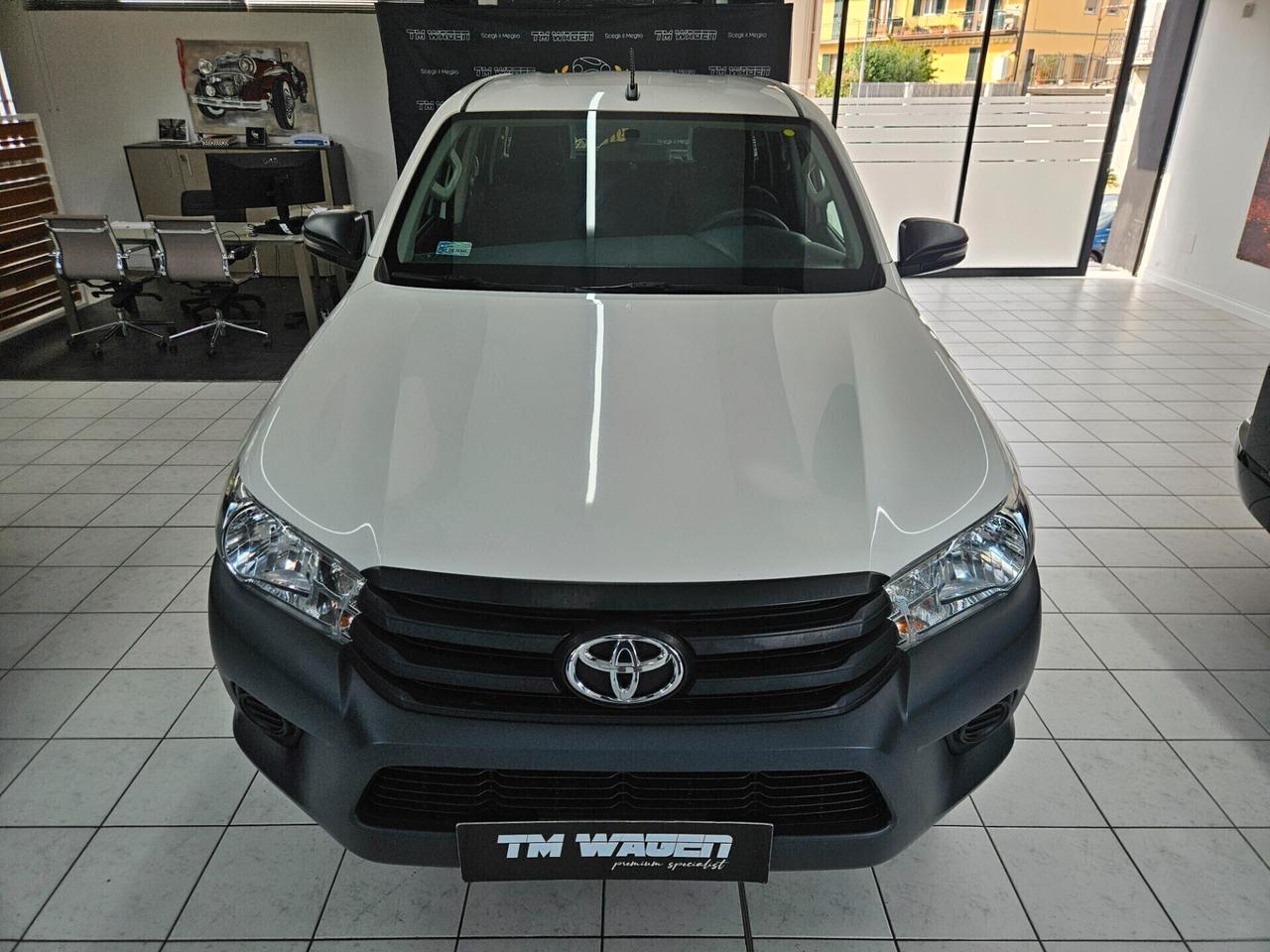 Toyota Hilux 2.4 d-4d Executive 4wd IVA ESPOSTA